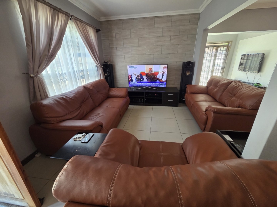 4 Bedroom Property for Sale in Langenhovenpark Free State